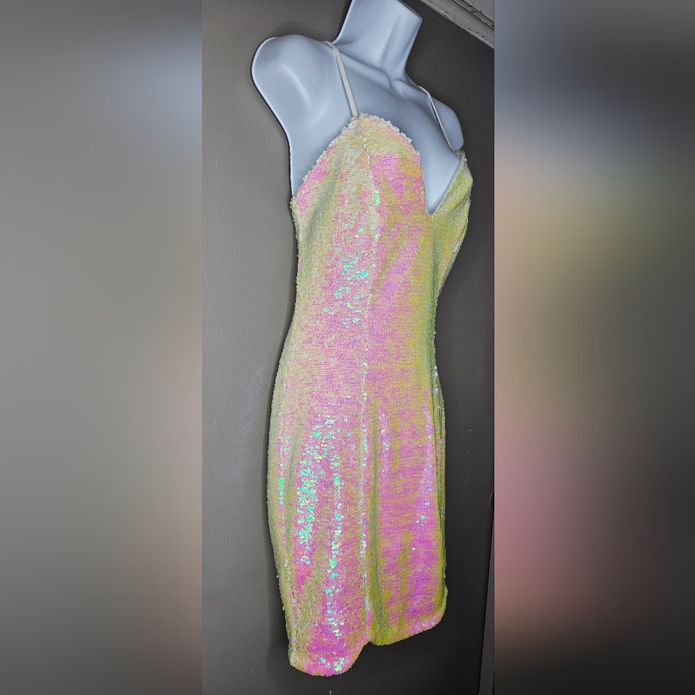 Strappy X White Iridescent V-neck Scallop Hem Mini Dress Size: Small - Picture 6 of 10